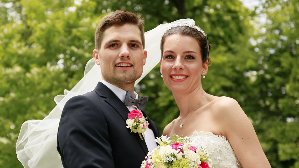 Hochzeitspaar beim Fotograf und Hochzeitsfilmer in Freyung, Passau und Burghausen